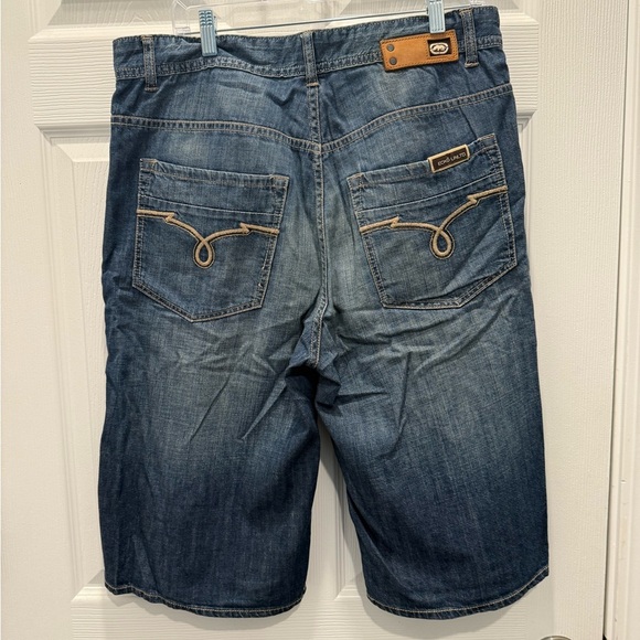 VTG Y2K Ecko Unlimited Baggy Jean Shorts Size 34. Embroidered. - Picture 2 of 5